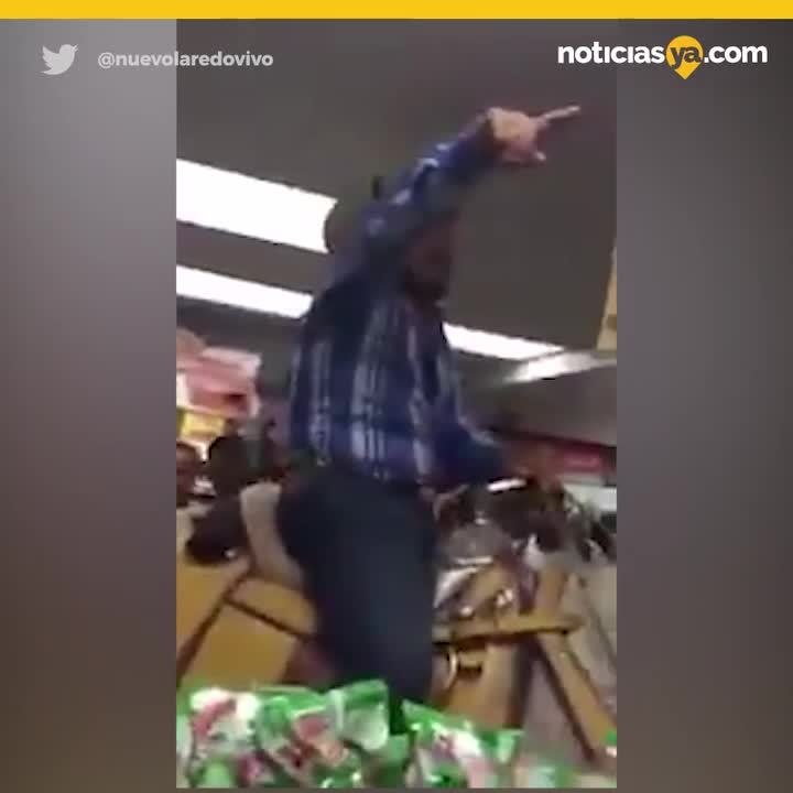 Caballo en el Oxxo