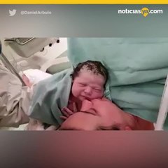 Reacción de recién nacida que no paraba de llorar