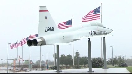 Noticias Laredo 5pm 022718 - Clip - avion