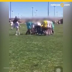 Jugadoras de fútbol se pelan tras insultos raciales en NM