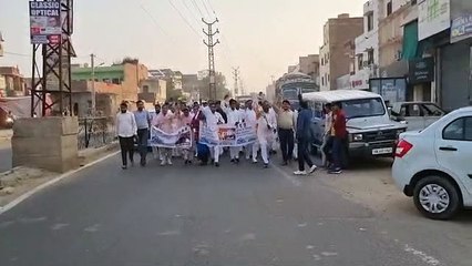 कांग्रेस ने निकाली पदयात्रा, मंहगाई के खिलाफ सड़कों पर उतरी