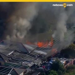 10 personas se quedan sin hogar por fuerte incendio en San Diego