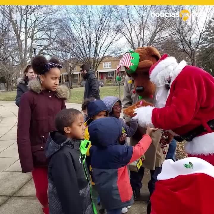 Santa Claus is coming to tawn