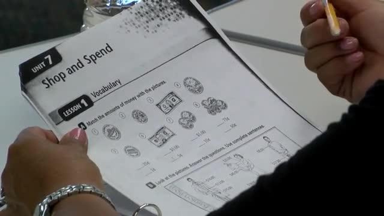 Distritos escolares cambian normas para aprendizaje de inglés