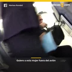 PASAJERA ENOJADA ES EXPULSADA DE AVIÓN TRAS QUEJARSE DE BEBÉ