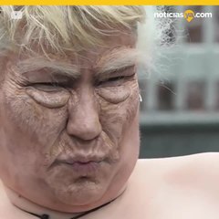 Activista de femen se desnuda e imita a Trump