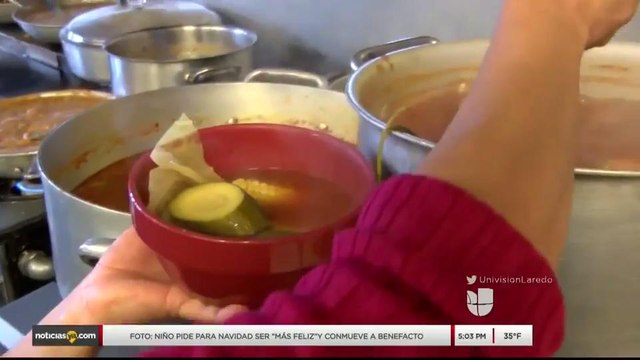 Noticias Laredo 5pm 120717 - Clip- Caldo En Laredo