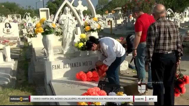 Noticias Laredo 5pm 110217 - Clip - dia de muertos