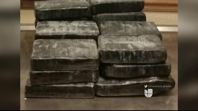 Noticias Laredo 5pm 122717 - Clip Seized cocaine