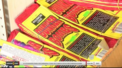 Noticias Laredo 5pm 122217 - Clip Fireworks