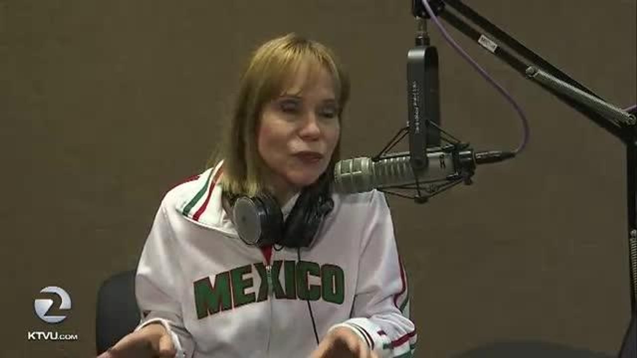 Spanish radio host using airwaves to inform how to help those suffering from Mexico City quake - Story  KTVU