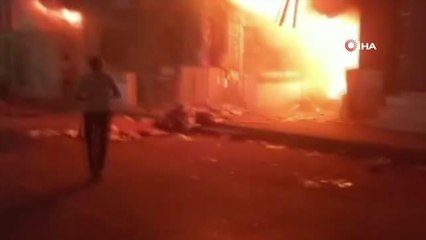 Pakistan'da kumaş pazarında yangın