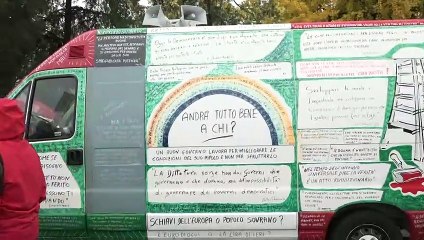 No Green pass, in migliaia a Firenze. Schilirò "Non usiamo la tessera verde per dieci giorni"