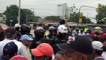 에콰도르에서 또 교도소 폭동...재소자 68명 사망 / YTN