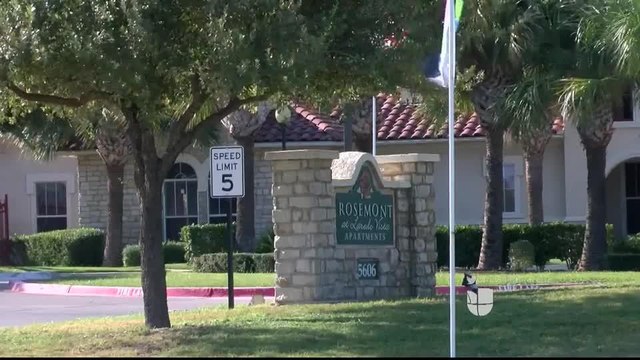 Noticias Laredo 5pm 083017 - Clip - discriminacion