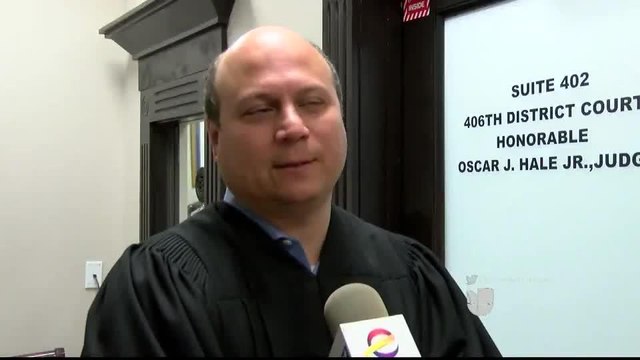 Noticias Laredo 5pm 081817 - Clip - Adopciones