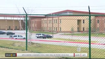 Noticias Laredo 5pm 103117 - Clip - restrooms