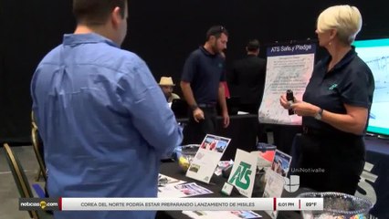 Se lleva acabo feria de empleo