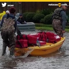Entregas de Pizza Hut en kayak por Harvey.mp4