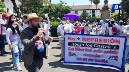 Cubanos en Ecuador se concentran frente al Palacio de Carondelet
