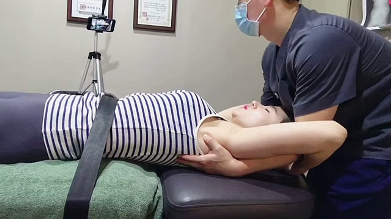 (도수치료)벨트를 이용한 흉추견인 테크닉#2_Thoracic Traction Manual Therapy Technique-JK메디컬(치료편)