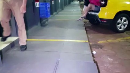 Homem tenta furtar dinheiro em bar e acaba detido pela PM; câmera o flagrou