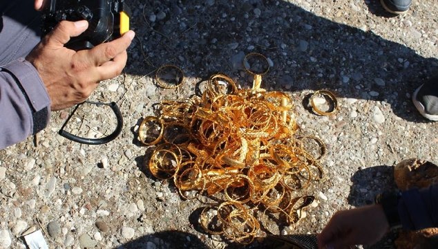 Kuyumcu çalışanını öldürüp 4 kilo altın çaldı