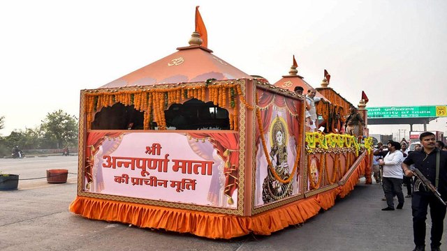 Maa Annapurna temple decorated,Yogi reached Kashi Vishwanath