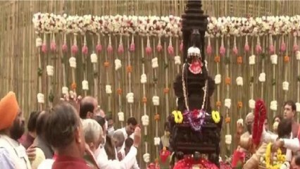 Télécharger la video: Maa Annapurna's idol reaches Kashi Vishwanath Temple