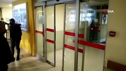 Bursa'da eşiyle tartıştı! Polislere saldırıp hastane kapısını kırdı