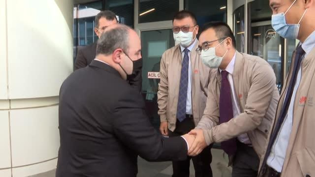 Sanayi ve Teknoloji Bakanı Varank, Huawei Ar-Ge Merkezi'ni ziyaret etti