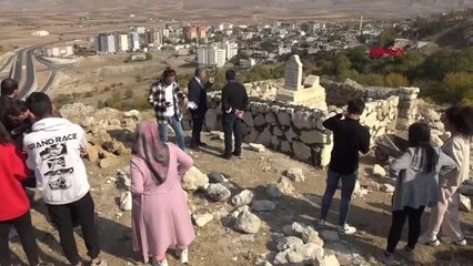 TEPEDEKİ KÜÇÜK MEZARIN YÜREK BURKAN HİKAYESİ