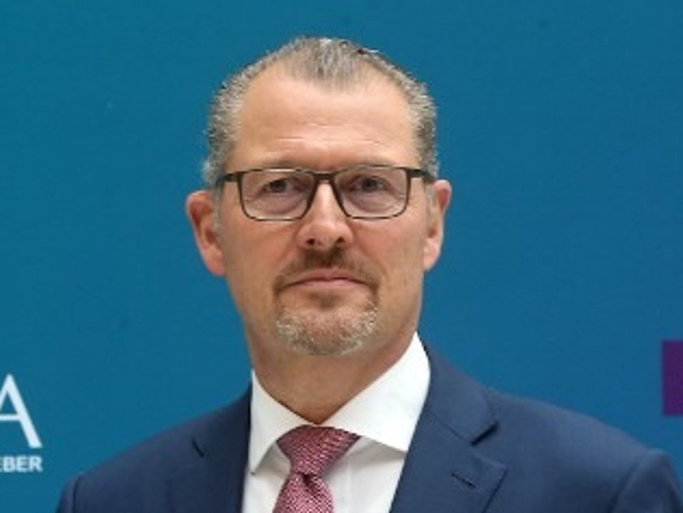 Arbeitgeberpräsident: Kein Lohnanspruch für Impf- und Testverweigerer