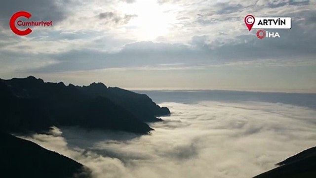 Artvin’de etkili olan sis bulutu görsel şölen sundu