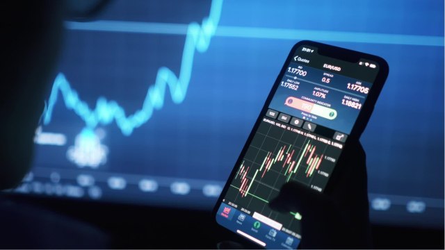 Inflation, croissance… la Bourse risque un krach historique en cas de stagflation, selon UBS