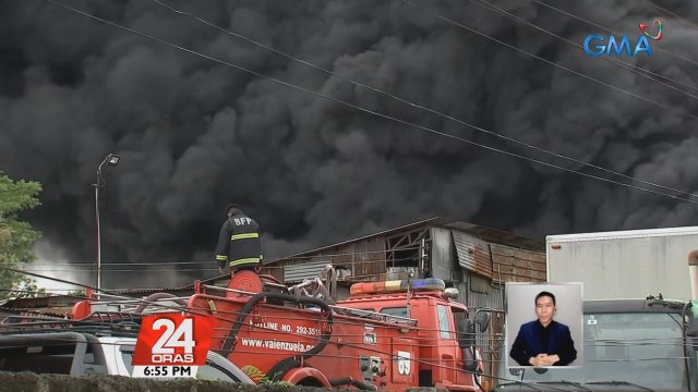 Imbakan ng goma, nasunog; Pag-apula sa sunog, naging pahirapan | 24 Oras