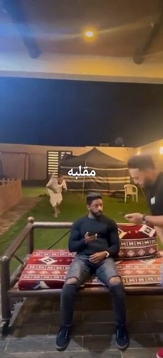 La blague qu'ils lui font est tellement drôle et flippante