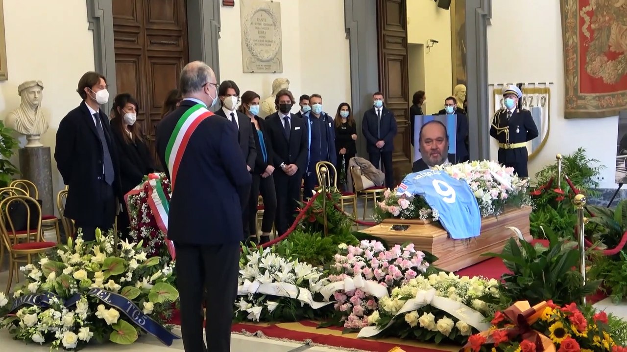 Roma, ultimo saluto a Galeazzi tra ricordi, sorrisi e aneddoti: "Le sue telecronache erano il top"