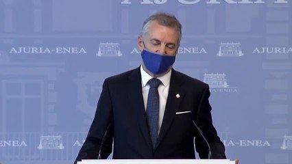 Urkullu dice que el virus sigue entre nosotros y defiende el uso de la mascarilla en exteriores