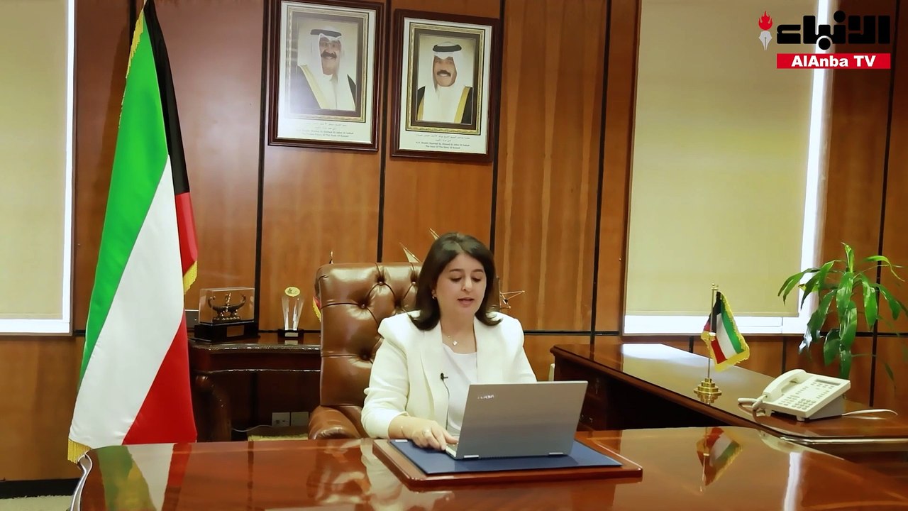 وزيرة الأشغال العامة ووزيرة دولة لشؤون الاتصالا...