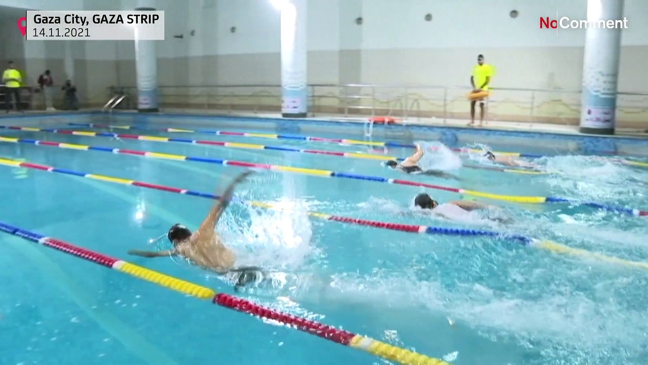 Gaza City: Palestinian amputees take the plunge