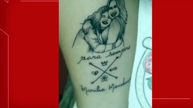 Fã cearense que conversou com Marília Mendonça antes do acidente tatua foto com a cantora