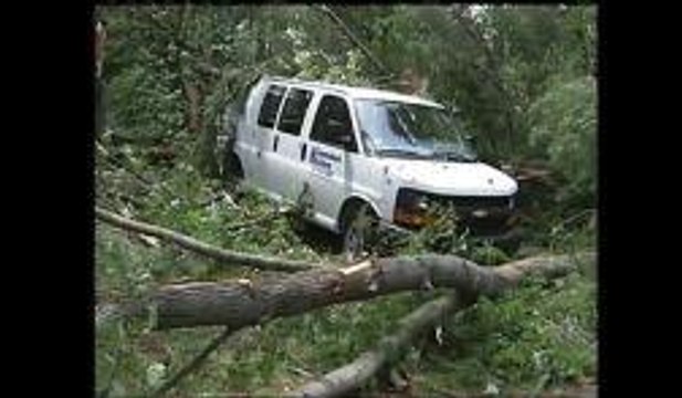 Varias comunidades afectadas tras el paso de vientos destructivos