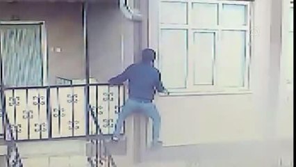 Hırsızlık anı güvenlik kamerasına yansıdı