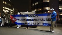 Decenas de concentrados en Bruselas en apoyo a las protestas de Cuba