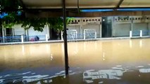 Banjir Masih Kepung Kota Barabai, Pedagang Pasar Berjualan di Jalan Lintas Provinsi