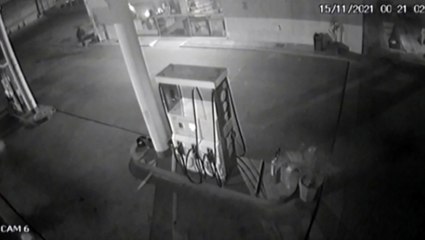 Vídeo: Cliente insatisfeito volta para quebrar posto de gasolina em Cascavel