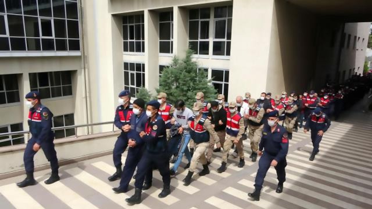 Son dakika haber: Jandarma Genel Komutanlığı'nda yuvalanan 76 FETÖ şüphelisi hakkında gözaltı kararı