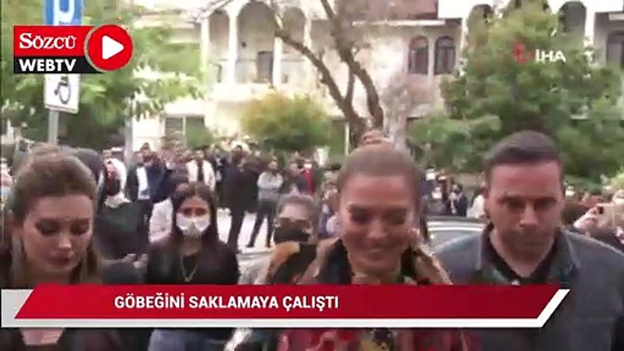 Demet Akalın, hamile dedikoduların ardından göbeğini saklamaya çalıştı