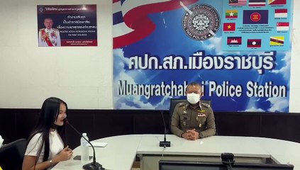 ผบช.ภ.7 ควักเงินส่วนตัว ให้ทุนการศึกษา"น้องกิ๊ฟ" นศ.เปิดหมวกร้องเพลง